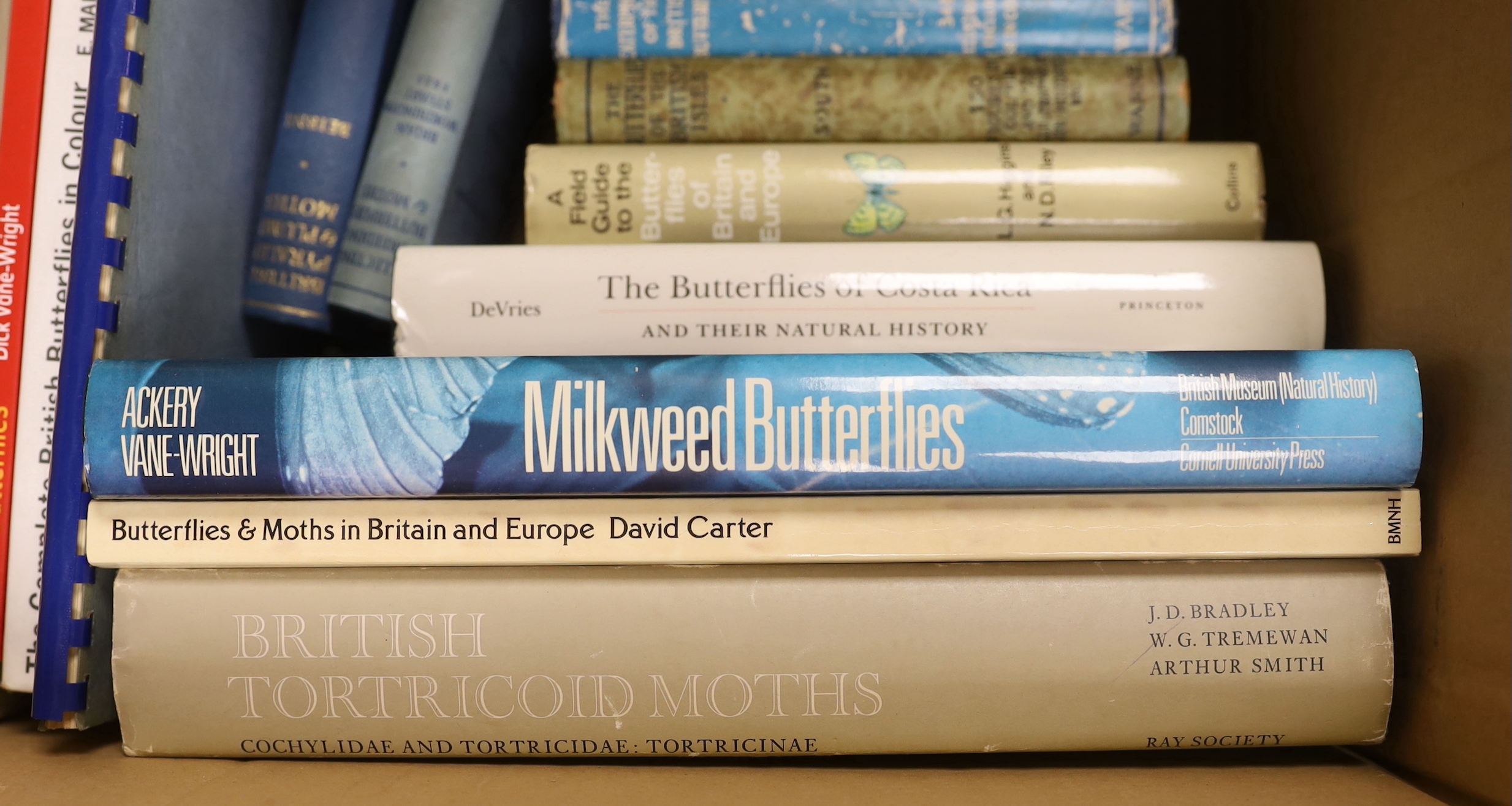 De Vries, P.J. - The Butterflies of Costa Rica and their Natural History ... 51 coloured plates and other illus.; publisher's cloth and d/wrapper. Princeton Univ. Press, 1987; Ackerley, P.R. & Vane-Wright, R.I. - Milkwee
